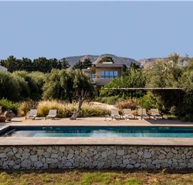 6 bedroom villa with pool and sea views near Noto, Sicily, sleeps 12